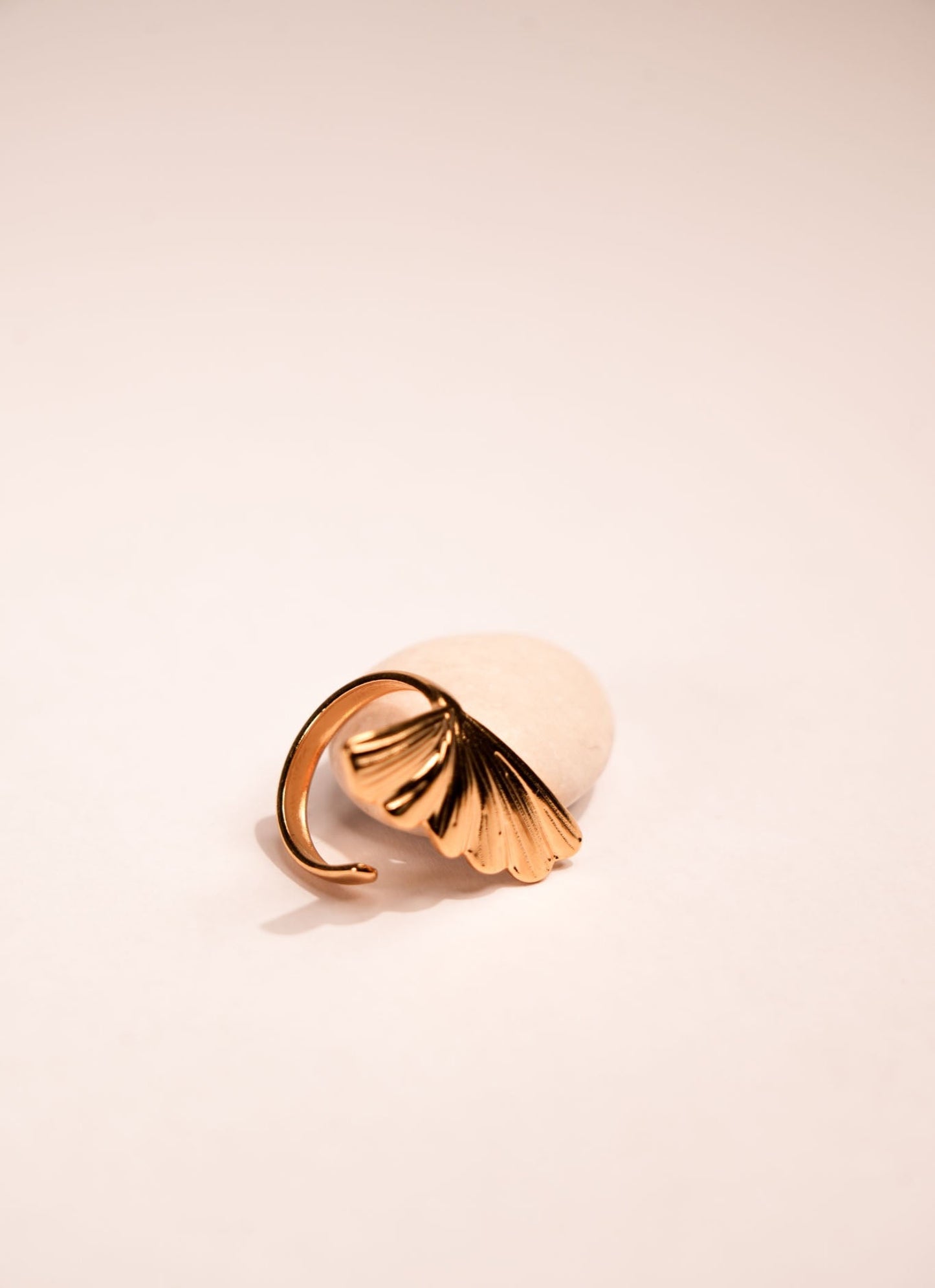 UNIQUE 18K GOLD